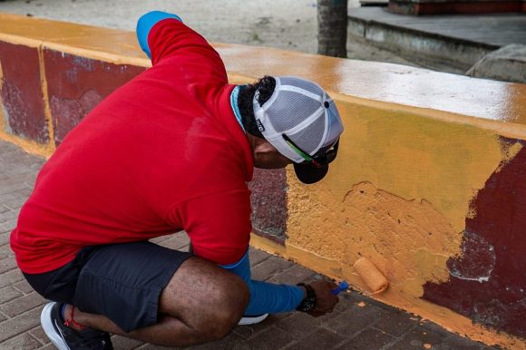 GRAN ÉXITO EN LA JORNADA DE PINTURA DE LA PEATONAL