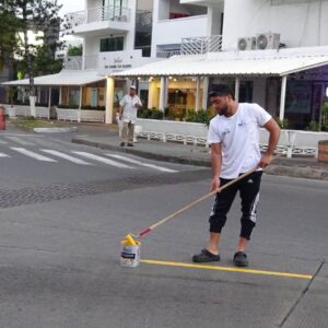 Iniciamos demarcación de zonas “No Parking” para mejorar la movilidad en sectores turísticos