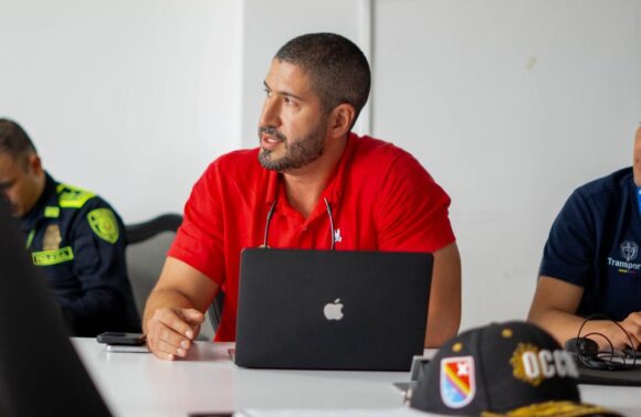 Articulación institucional para mejorar la experiencia aeroportuaria en el Archipiélago