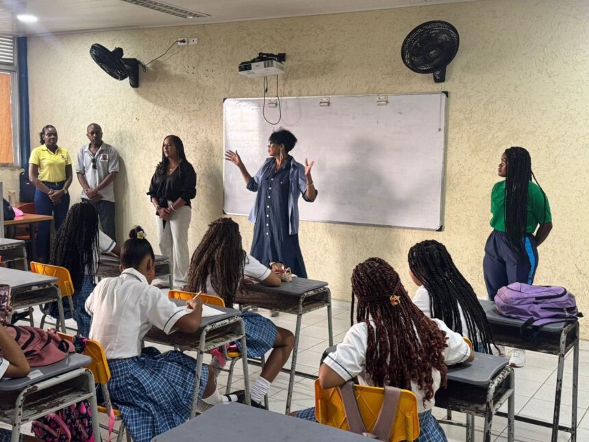 Estudiantes del Archipiélago fortalecen la cultura turística con el programa Colegio Amigos del Turismo