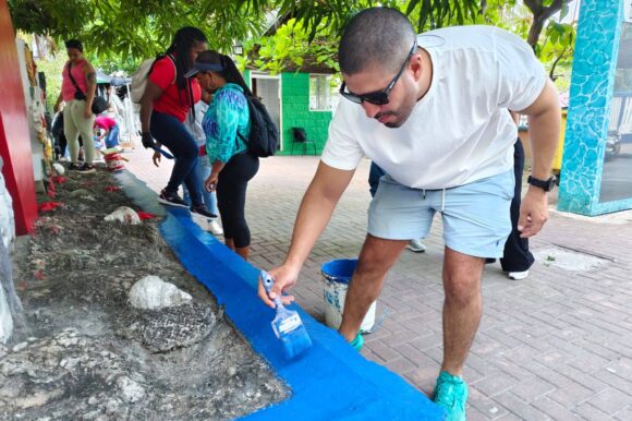 Embellecimiento de espacios en San Andrés mejora la atención en la Secretaría de Turismo