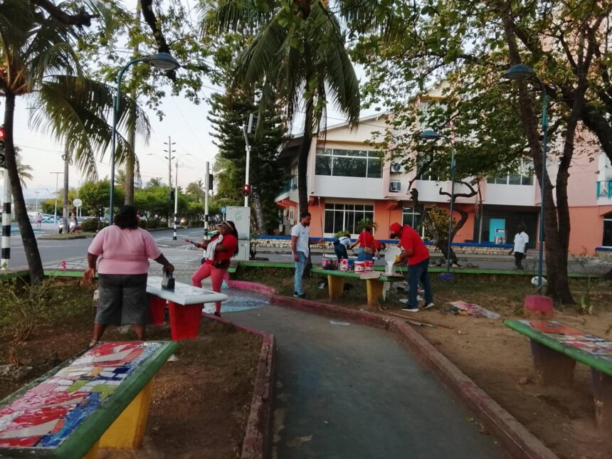 Jornada de embellecimiento revitaliza el parque Francisco Newball en zona turística Jornada de embellecimiento revitaliza el parque Francisco Newball en zona turística