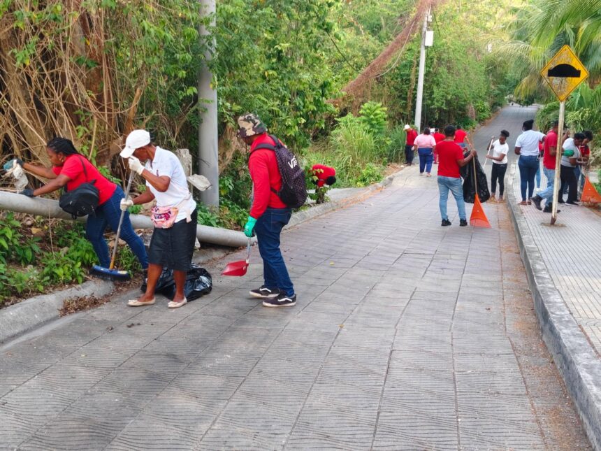 Realizamos jornada de limpieza y embellecimiento en Big Pond Lagoon Realizamos jornada de limpieza y embellecimiento en Big Pond Lagoon